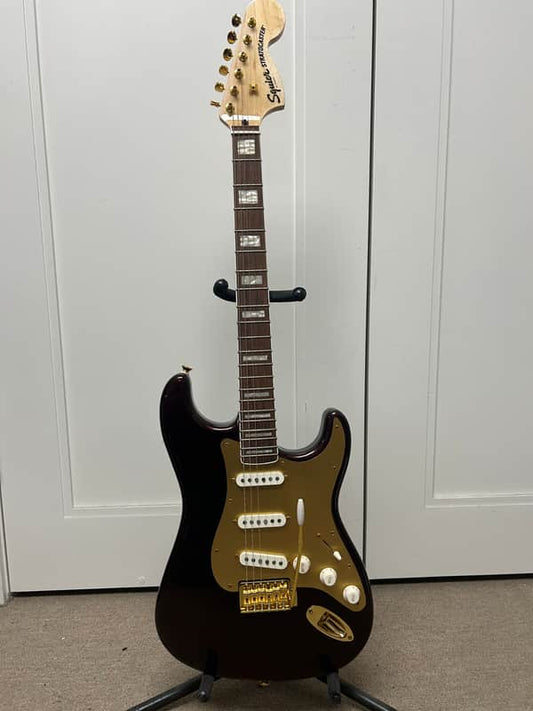 Squier 40th Anniversary Gold Edition Stratocaster Electric Guitar - Ruby Red Metallic