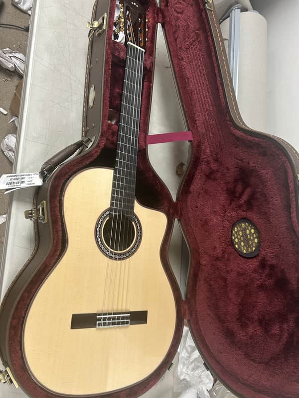 Cordoba Luthier Series GK Pro Negra Nylon String Acoustic Classical Guitar w/Electronics - Natural