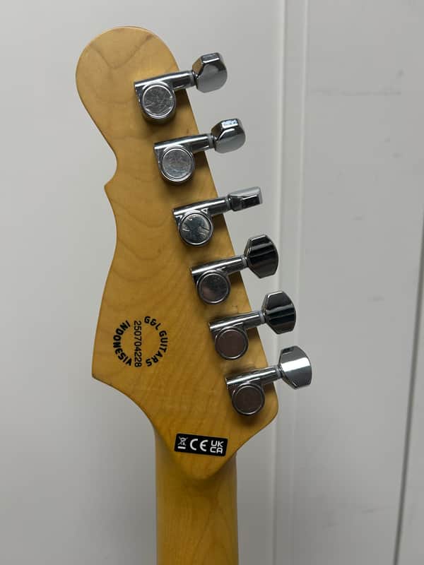G&L Tribute Series Legacy Electric Guitar w/Rosewood Fretboard - 3-Color Sunburst
