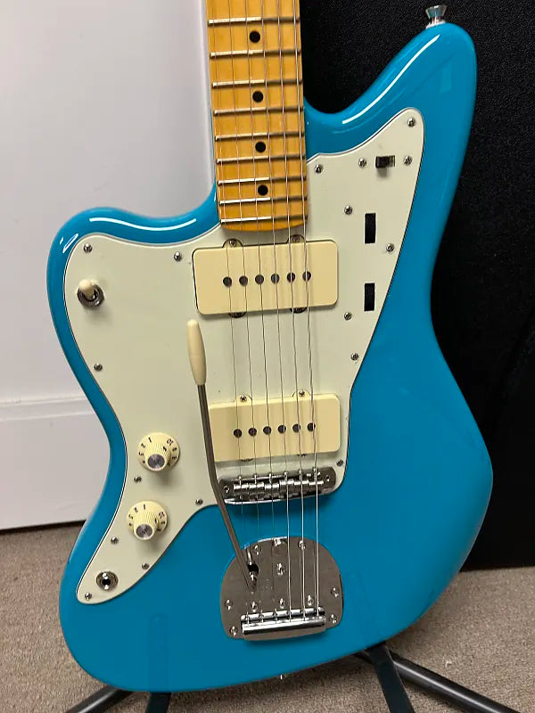 Fender American Professional II Jazzmaster Left-Handed with Maple Fretboard - Miami Blue