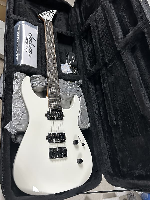 Jackson American Series Virtuoso HT with Streaked Ebony Fretboard - Snow White