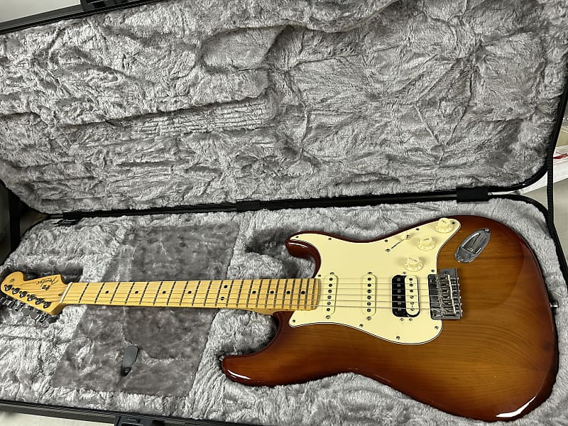 Fender American Professional II Stratocaster HSS with Maple Fretboard - Sienna Sunburst