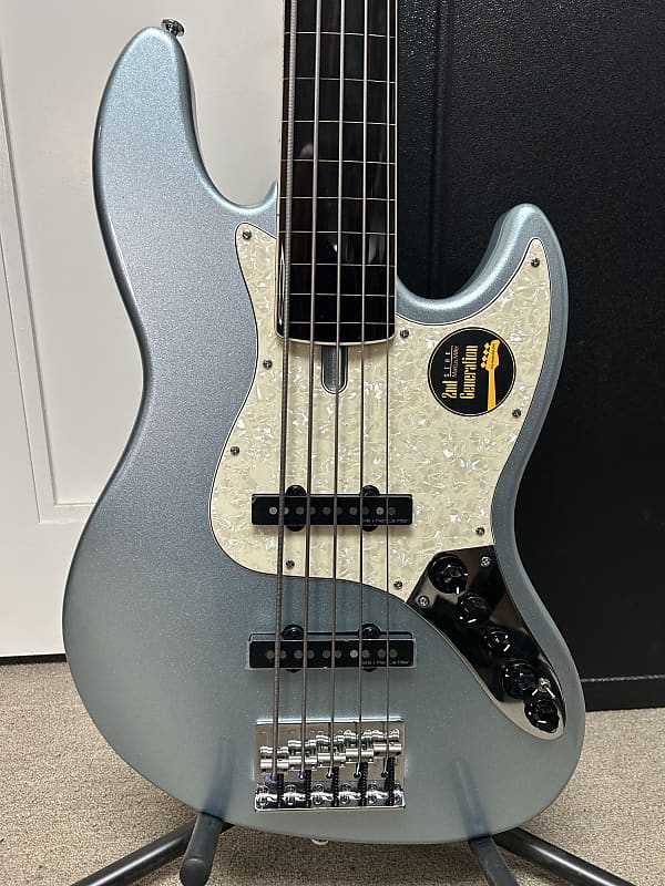Sire 2nd Generation Marcus Miller V7 LPB Alder 5-String with Fretless Ebony Fingerboard 2019 - Lake Placid Blue