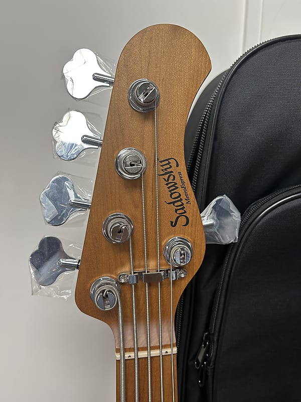 Sadowsky MetroExpress 21 Fret Vintage M/J Bass 5 String Maple Fretboard - Candy Apple Orange