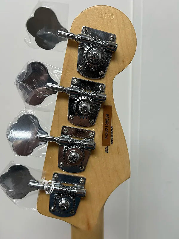 Fender Player Jazz Bass Left-Handed with Pau Ferro Fretboard - 3-Color Sunburst