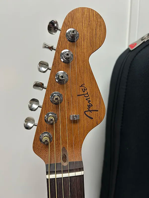 Fender Highway Series Parlor Acoustic Electric Guitar Spruce Top - Natural