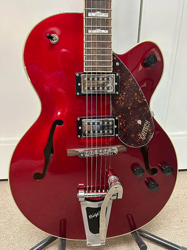Gretsch G2420T Streamliner Hollow Body with Bigsby - Candy Apple Red