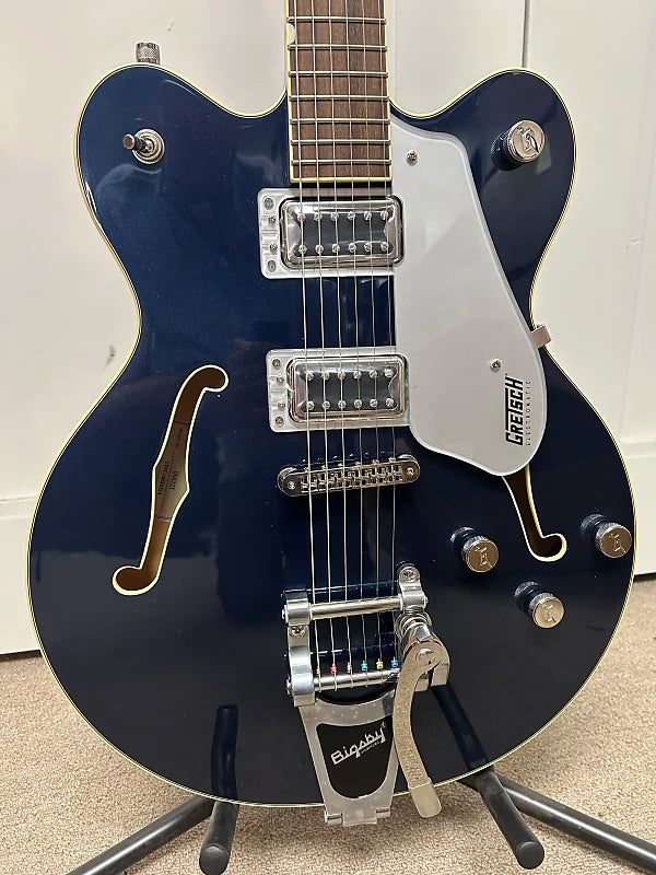 Gretsch G5622T Electromatic Center Block Double-Cut Semi Hollow Body Guitar with Bigsby - Midnight Sapphire