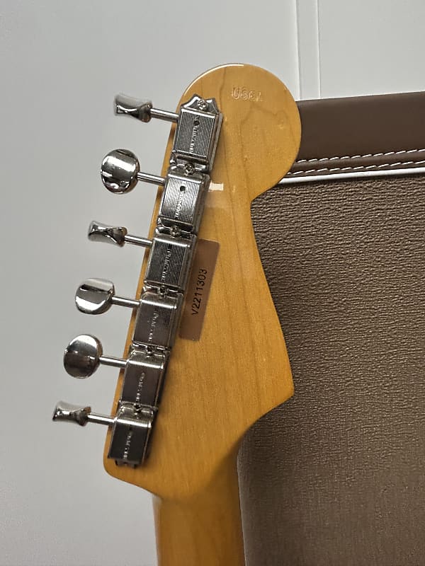 Fender American Vintage II '61 Stratocaster Left-Handed - Fiesta Red