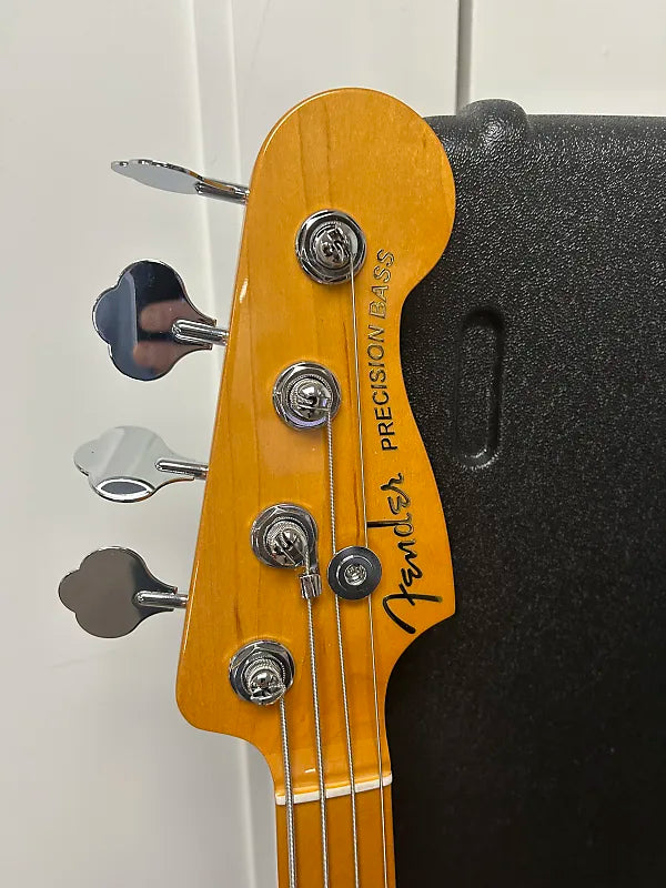 Fender American Ultra Precision Bass with Maple Fretboard - Arctic Pearl
