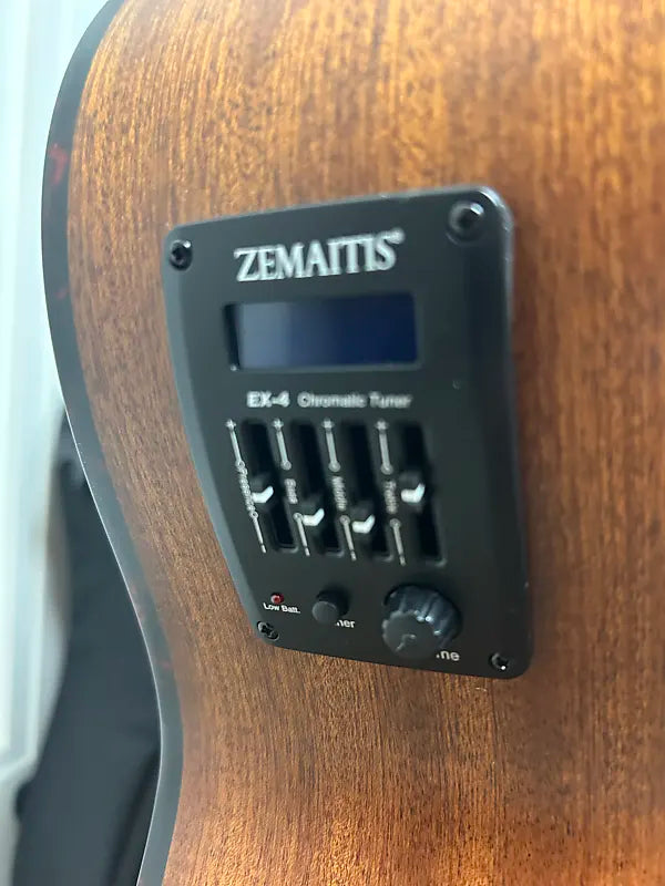 Zemaitis CAF-80H-FGR Acoustic Guitar w/Electronics - Forest Green