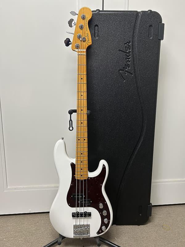 Fender American Ultra Precision Bass with Maple Fretboard - Arctic Pearl