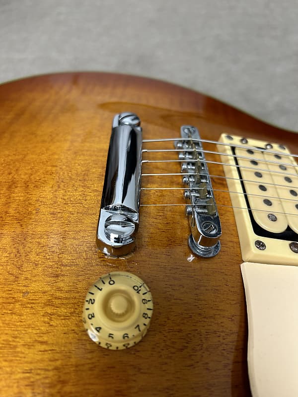 Cort Single Cut 1986 Electric LP Style Guitar w/Case