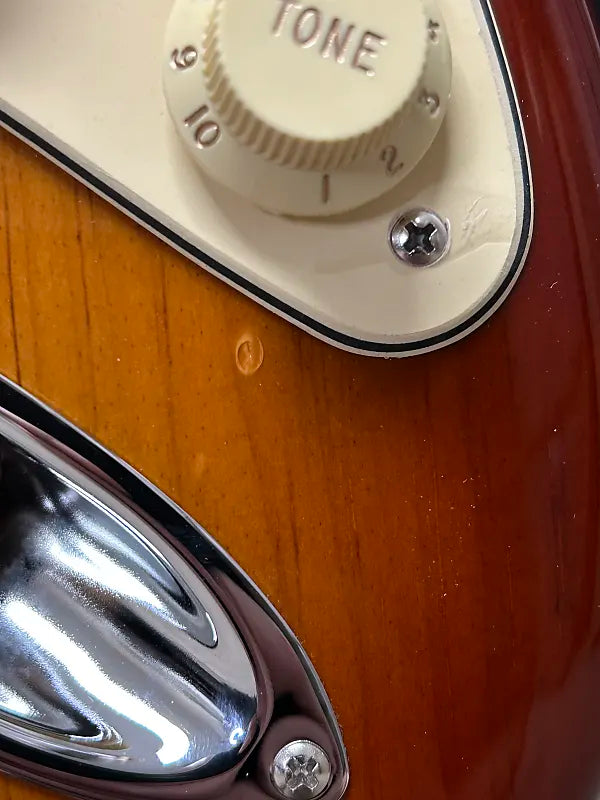 Fender American Professional II Stratocaster HSS with Maple Fretboard - Sienna Sunburst