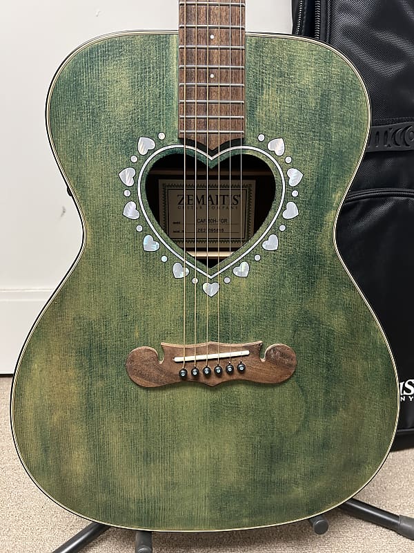 Zemaitis CAF-80H-FGR Acoustic Guitar w/Electronics - Forest Green