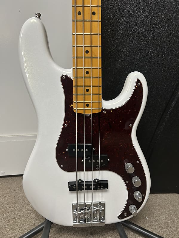 Fender American Ultra Precision Bass with Maple Fretboard - Arctic Pearl
