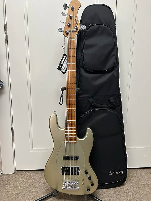 Sadowsky MetroExpress 21 Fret Vintage M/J Bass 5 String Maple Fretboard - Champagne Metallic