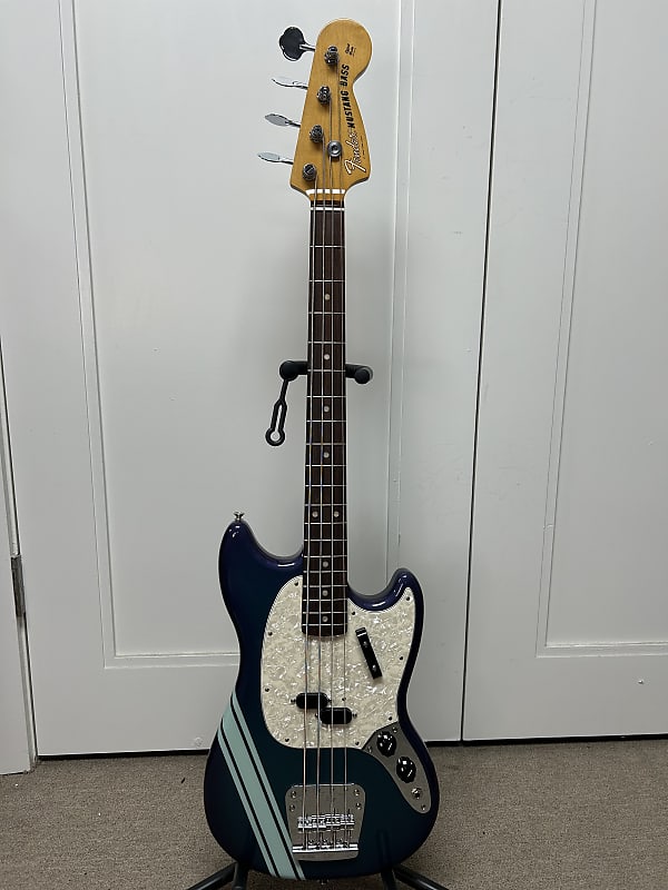 Fender Vintera II '70s Competition Mustang Bass with Rosewood Fretboard - Competition Burgundy