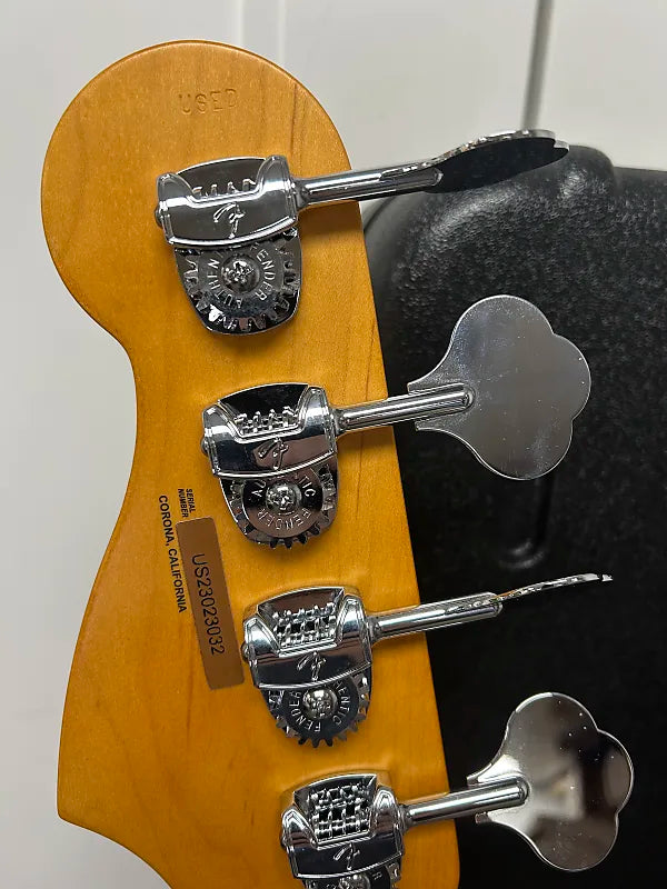 Fender American Ultra Precision Bass with Maple Fretboard - Arctic Pearl