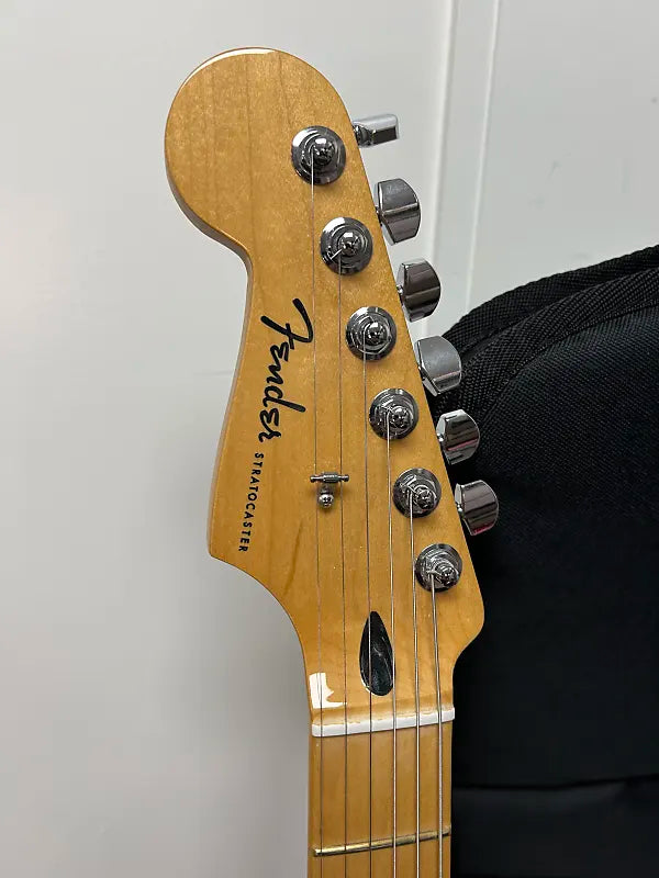 Fender Player Plus Stratocaster Left-Handed with Maple Fretboard - Olympic Pearl