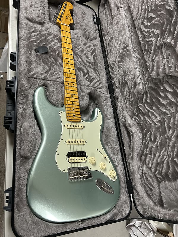 Fender American Professional II Stratocaster HSS with Maple Fretboard - Mystic Surf Green