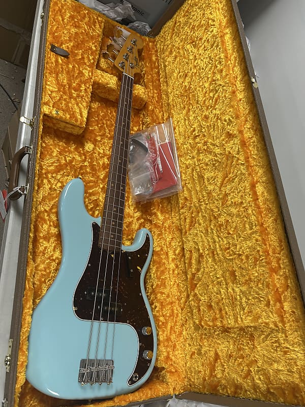 Fender American Vintage II '60 Precision Bass - Daphne Blue