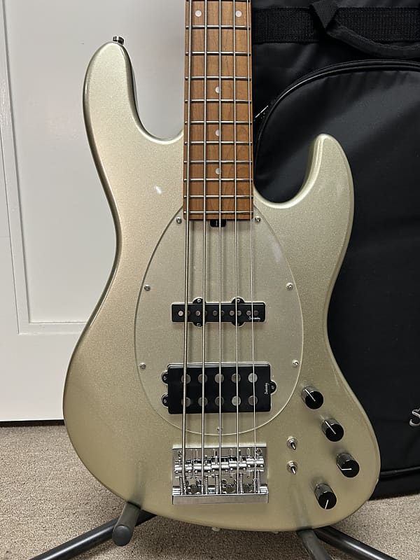 Sadowsky MetroExpress 21 Fret Vintage M/J Bass 5 String Maple Fretboard - Champagne Metallic