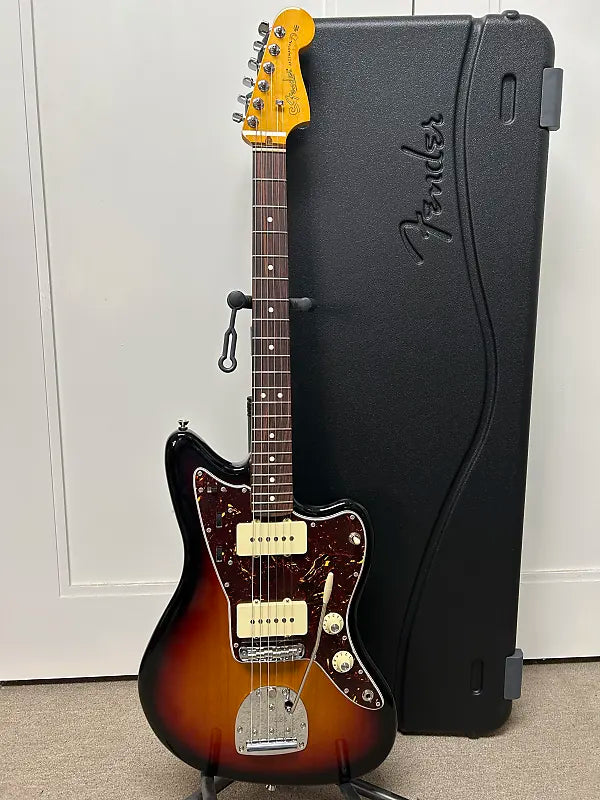 Fender American Professional II Jazzmaster with Rosewood Fretboard - 3-Color Sunburst