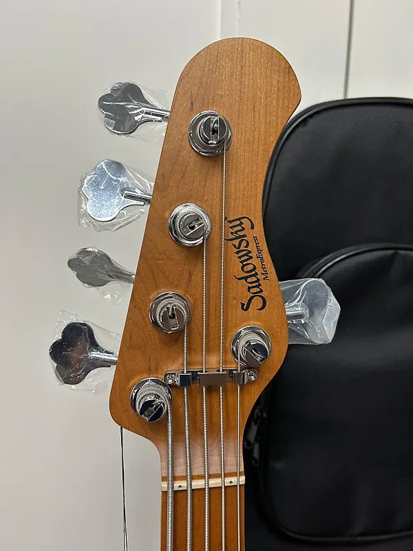 Sadowsky MetroExpress 21 Fret Vintage M/J Bass 5 String Maple Fretboard - Ocean Blue Metallic