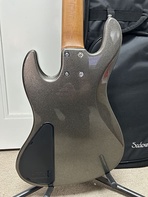 Sadowsky MetroExpress 21 Fret Vintage M/J Bass 5 String Morado Fretboard - Silver Metallic