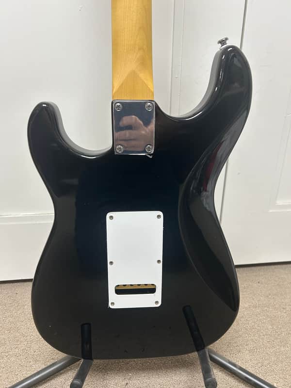 G&L Tribute Series Legacy Electric Guitar w/Rosewood Fretboard - 3-Color Sunburst