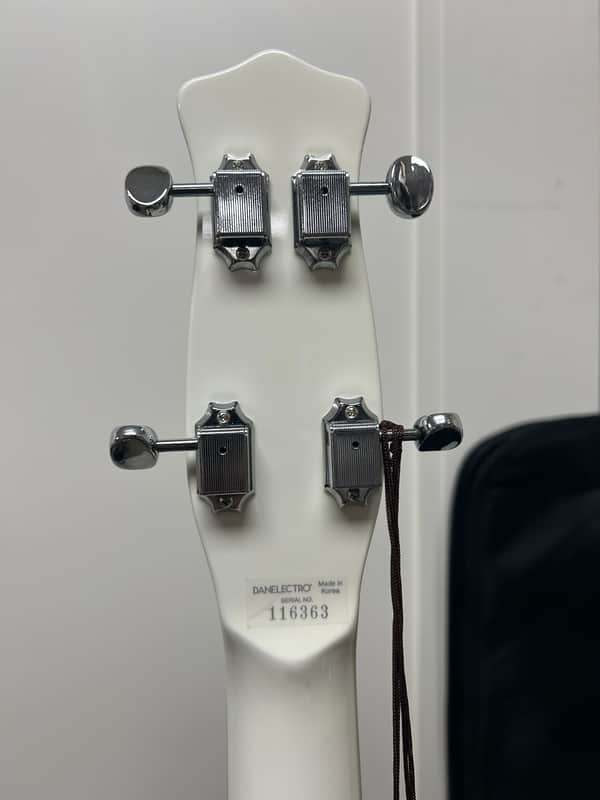 Danelectro Red Hot Longhorn Bass - White - Brand New w/Free Gigbag
