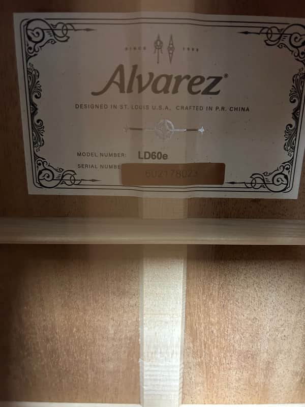 Alvarez LD60e Laureate Series Dreadnought Acoustic Guitar w/Electronics - Natural