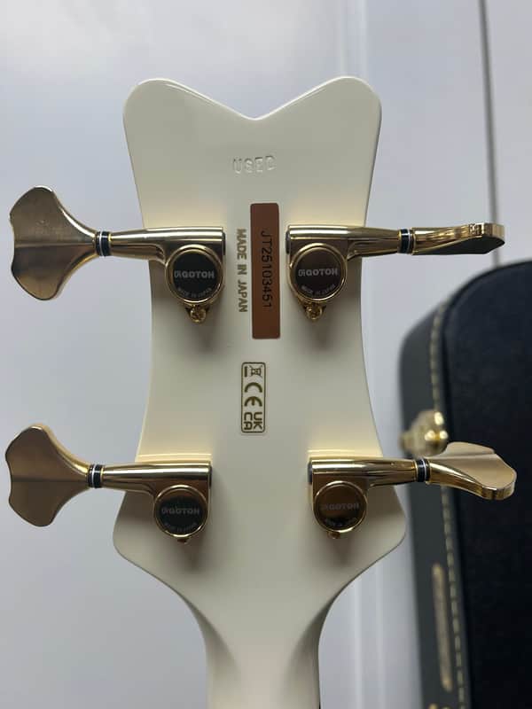 Gretsch G6136B-TP Tom Petersson Signature Falcon Semi Hollowbody Bass Guitar - White