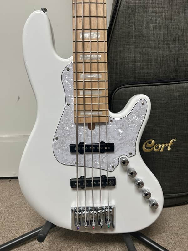 Cort Elrick NJS 5 String Bass Guitar - White B-Stock