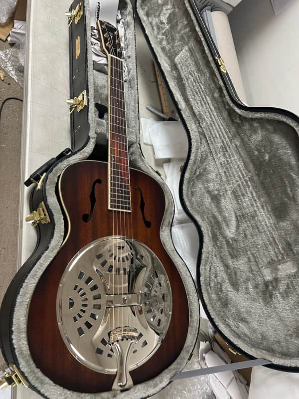 Fender Paramount PR-180E Resonator w/Electronics - Aged Cognac Burst