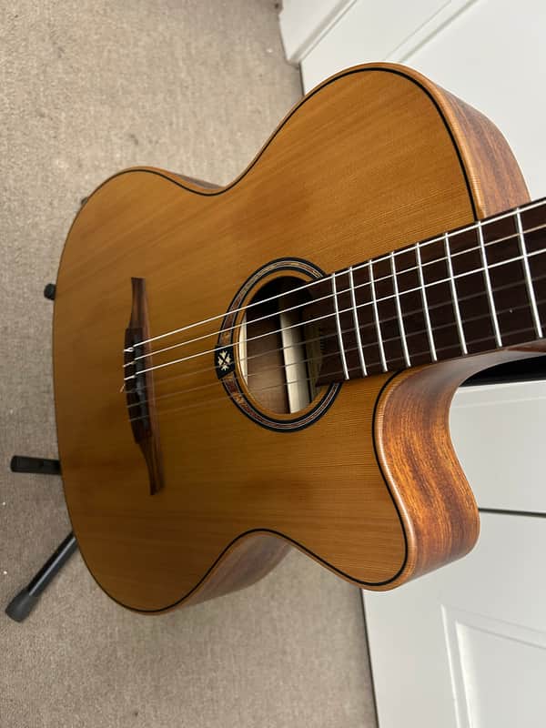 Lag Tramontane TN170ASCE Slim Auditorium Acoustic Guitar w/Electronics- Natural B-Stock