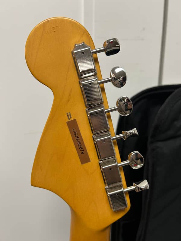 Fender American Professional Classic Jaguar Electric Guitar - 3-Color Sunburst