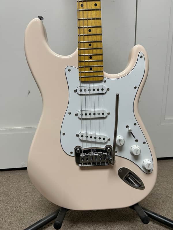G&L Tribute Series Legacy w/Maple Fretboard - Olympic White