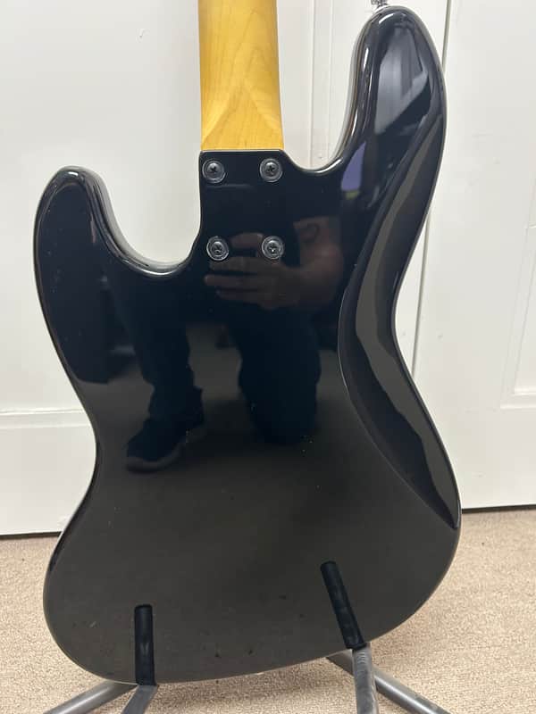 G&L Tribute Series JB Electric Bass Guitar - 3-Tone Sunburst