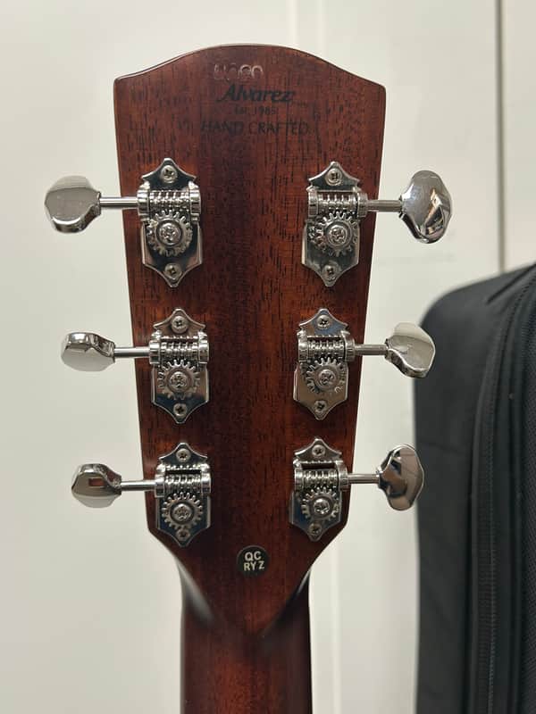 Alvarez Masterworks MD60e Herringbone Dreadnought Acoustic Guitar w/Electronics - Natural