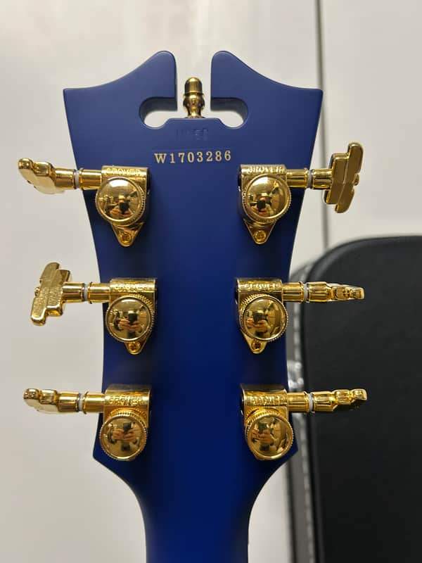 D'Angelico DLX DCTP Deluxe DC Semi Hollowbody Electric Guitar w/Stairstep Tailpiece - Matte Royal Blue