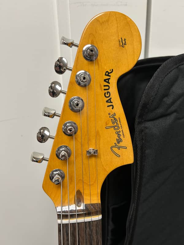 Fender American Professional Classic Jaguar Electric Guitar - 3-Color Sunburst