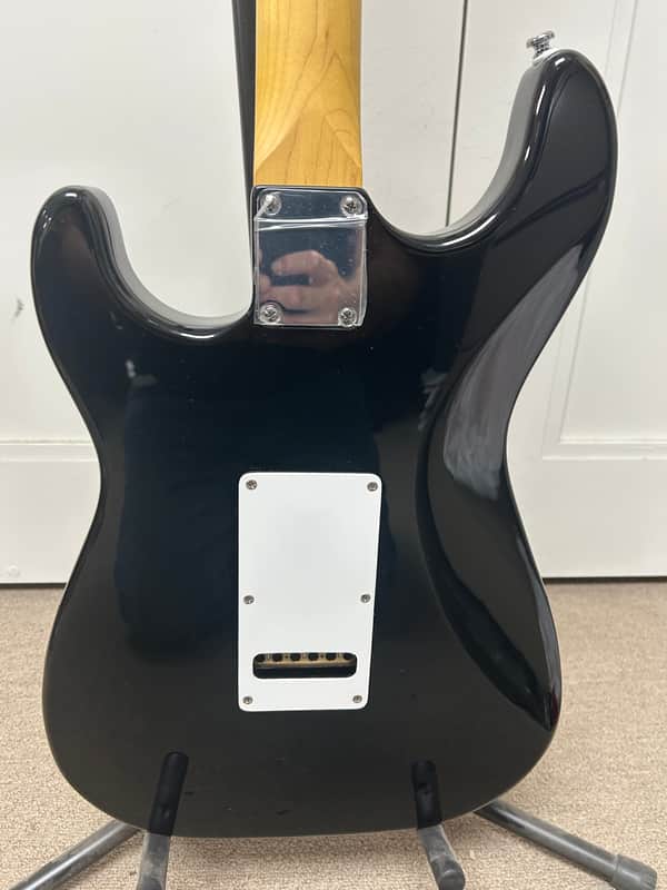 G&L Tribute Series Legacy HSS Electric Guitar w/Maple Fretboard - 3-Tone Sunburst