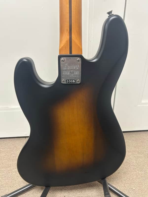 Squier 40th Anniversary Vintage Edition Jazz Bass - Satin Wide 2-Color Sunburst