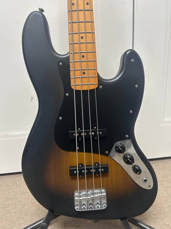 Squier 40th Anniversary Vintage Edition Jazz Bass - Satin Wide 2-Color Sunburst