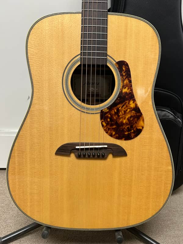 Alvarez Masterworks MD70 Herringbone Dreadnought Acoustic Guitar - Natural