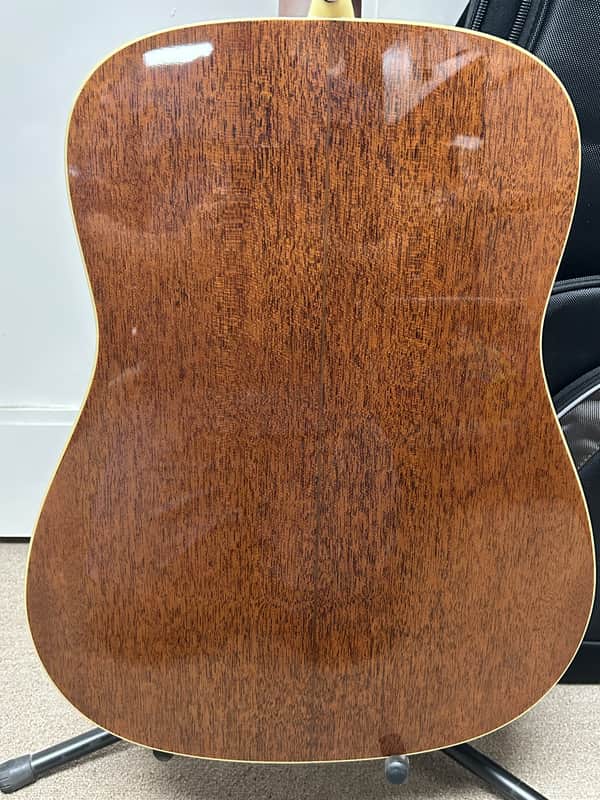 Alvarez LD60e Laureate Series Dreadnought Acoustic Guitar w/Electronics - Sunset