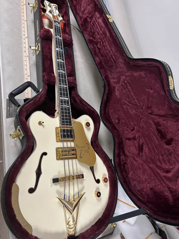 Gretsch G6136B-TP Tom Petersson Signature Falcon Semi Hollowbody Bass Guitar - White
