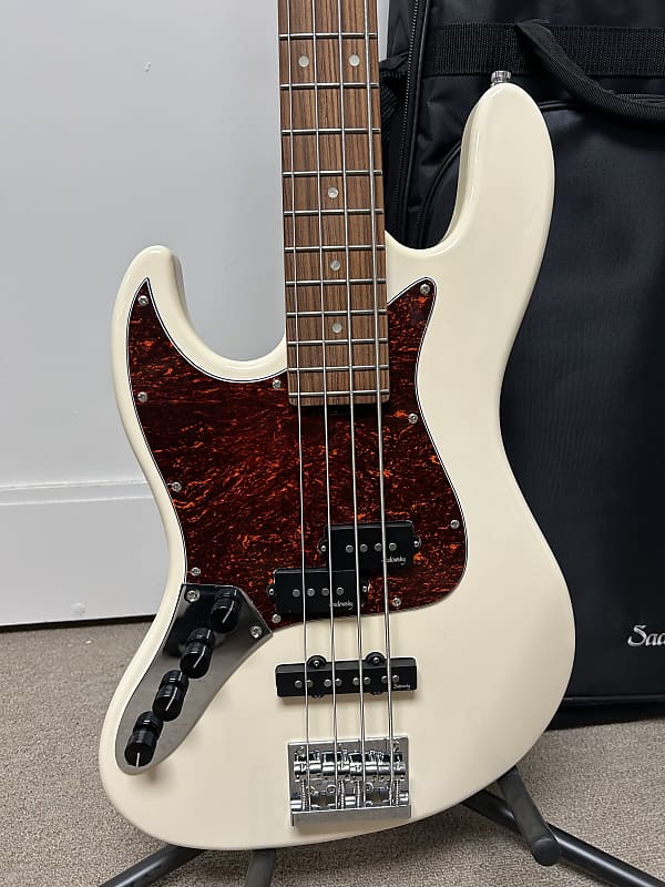 Sadowsky MetroExpress Hybrid P/J Bass with Pau Ferro Fretboard Left Handed - Olympic White